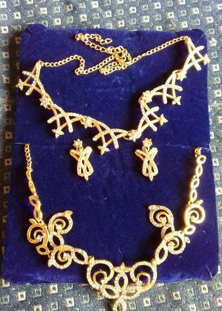 Neck And Ear two Stone Jewellery.
