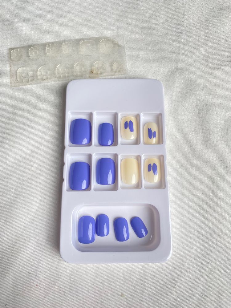 NAILS SET✨ (12 Pcs)