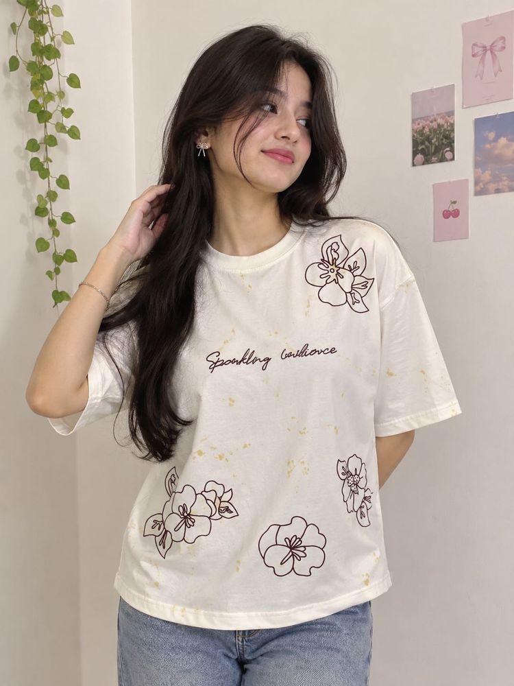 Cream Floral Graphic T-Shirt (oversized)