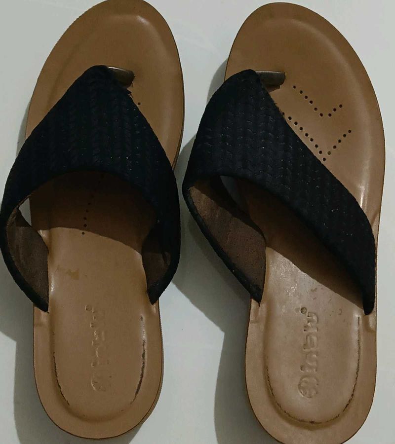 Stylish Black Flat Sandals