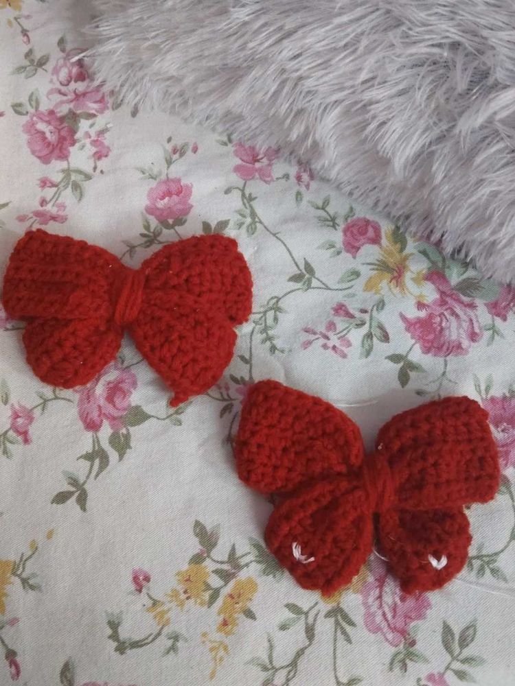 set of 2 Red Crochet Hair Bow Clip