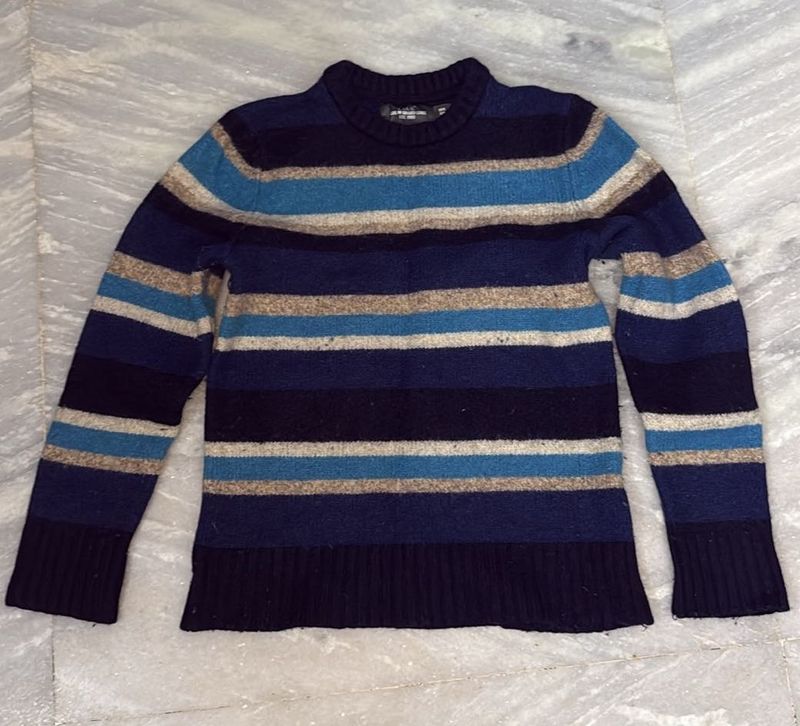 navy blue casual woollen sweater
