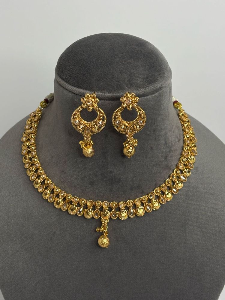 Exquisite Gold Necklace &amp; Earring Set