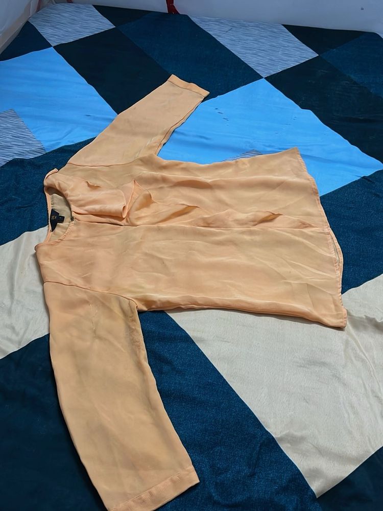 Elegant Peach Top