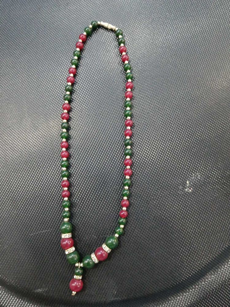 Red &amp; Green Beaded Necklace Set