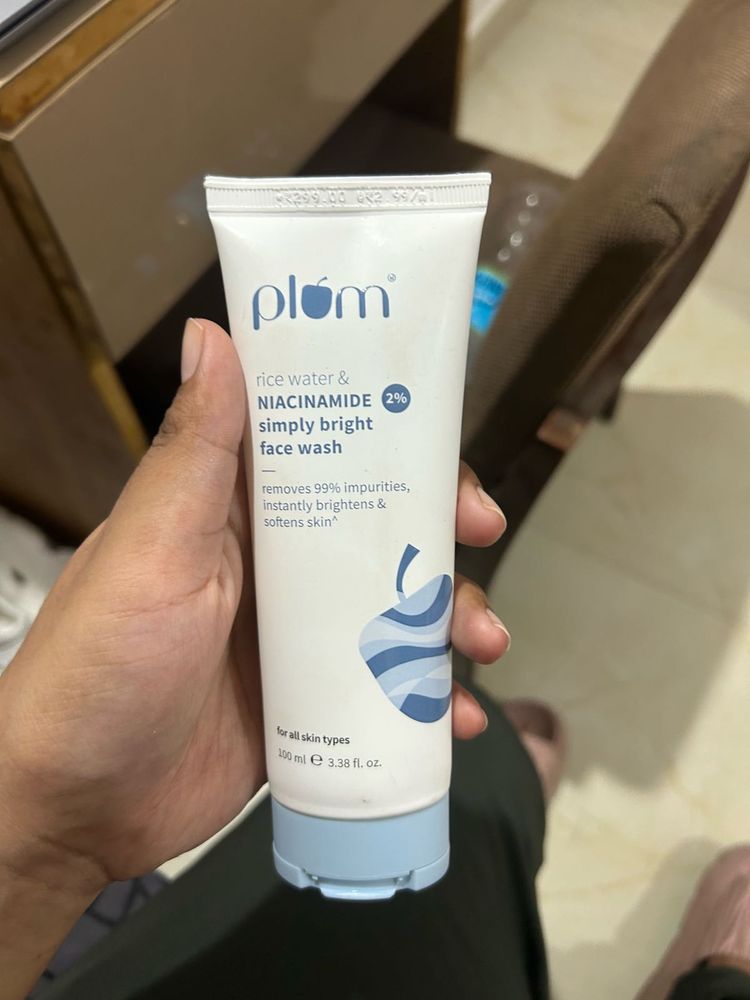 Plum Rice Water &amp; Niacinamide Face Wash