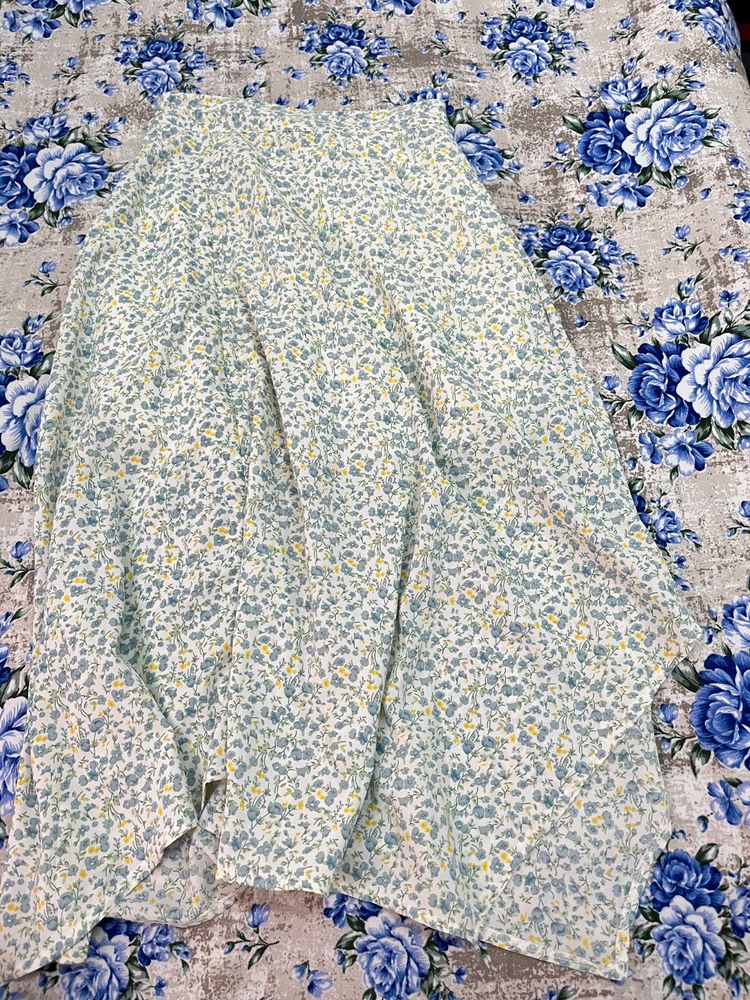 Chic Floral Midi Skirt