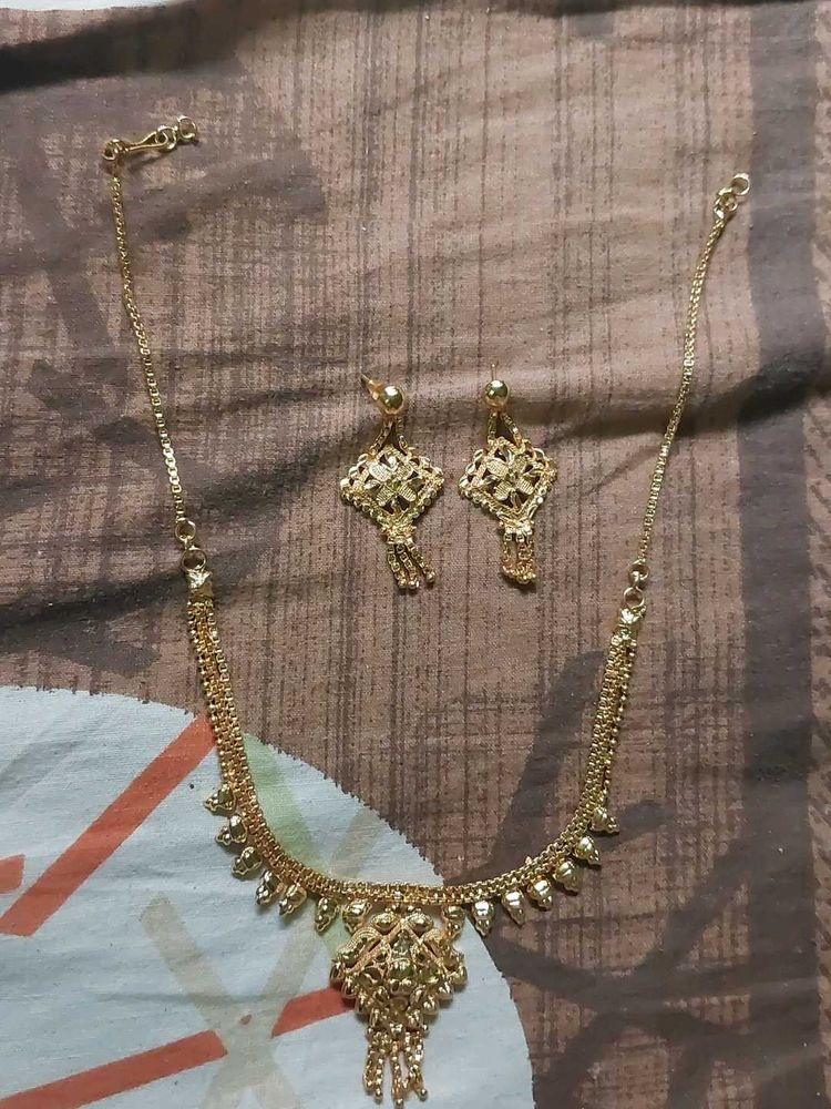 Elegant Gold-Plated Necklace &amp; Earring Set