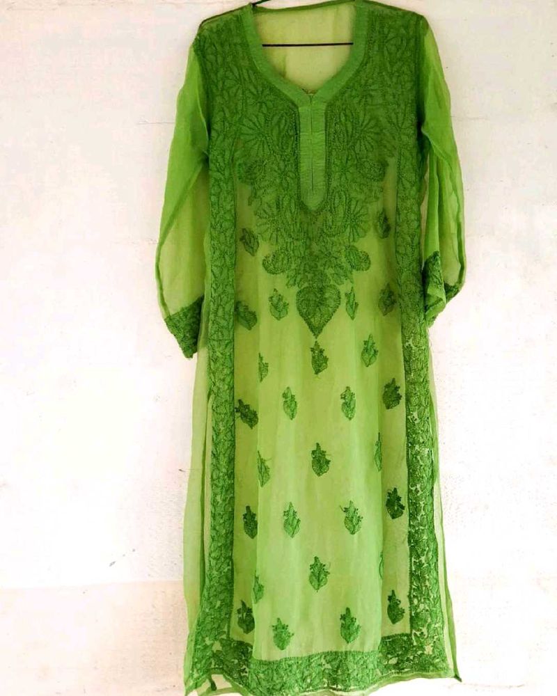 Green Embroidered chickenkari Kurta🌸