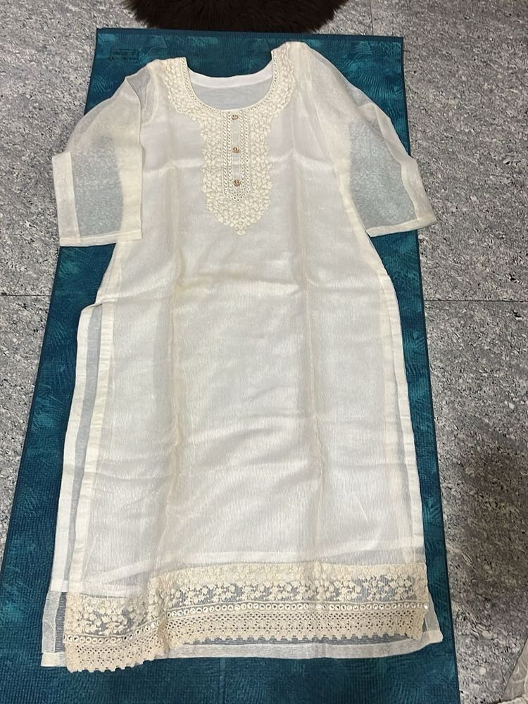 Elegant Off-White Embroidered Kurta