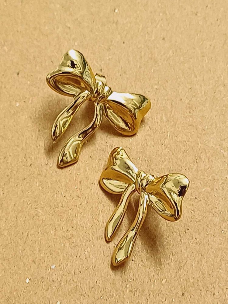 Chic Gold Bow Stud Earrings