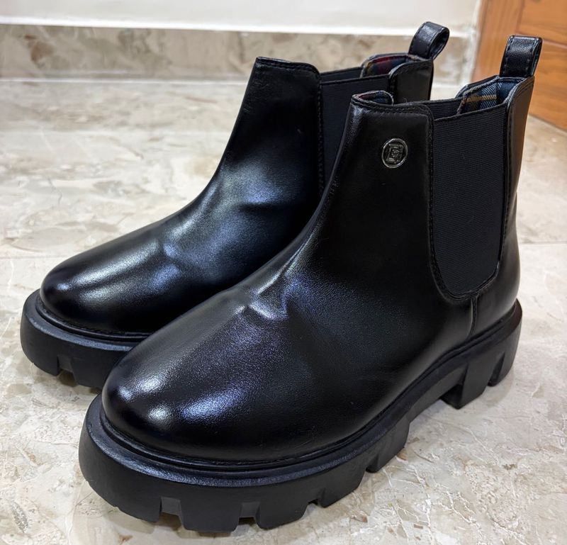 Black Chunky Chelsea Boots