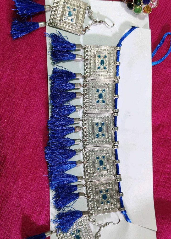 Metal Blue Colour Chokar