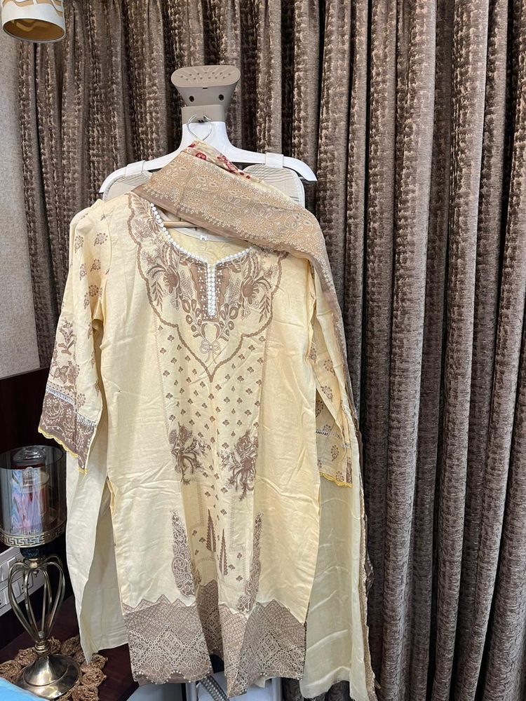 Ready Made Pakistani Suits