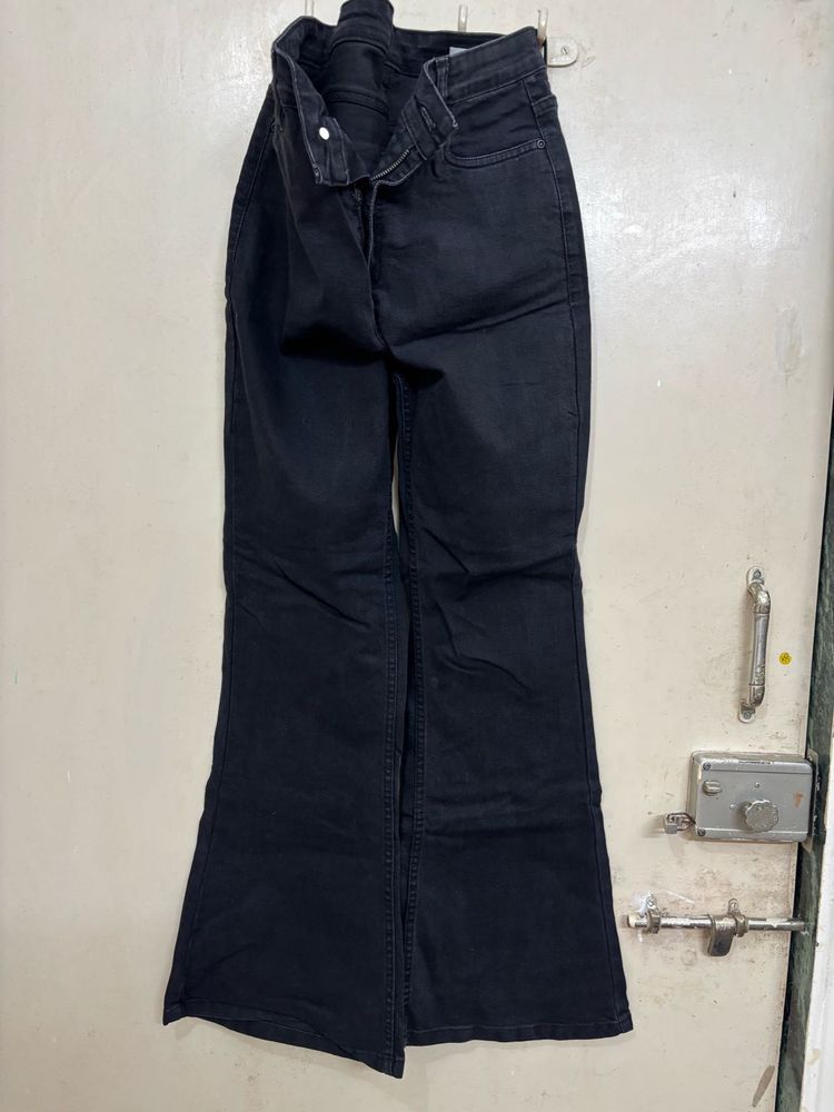 Chic Black High-Rise Flared Jeans