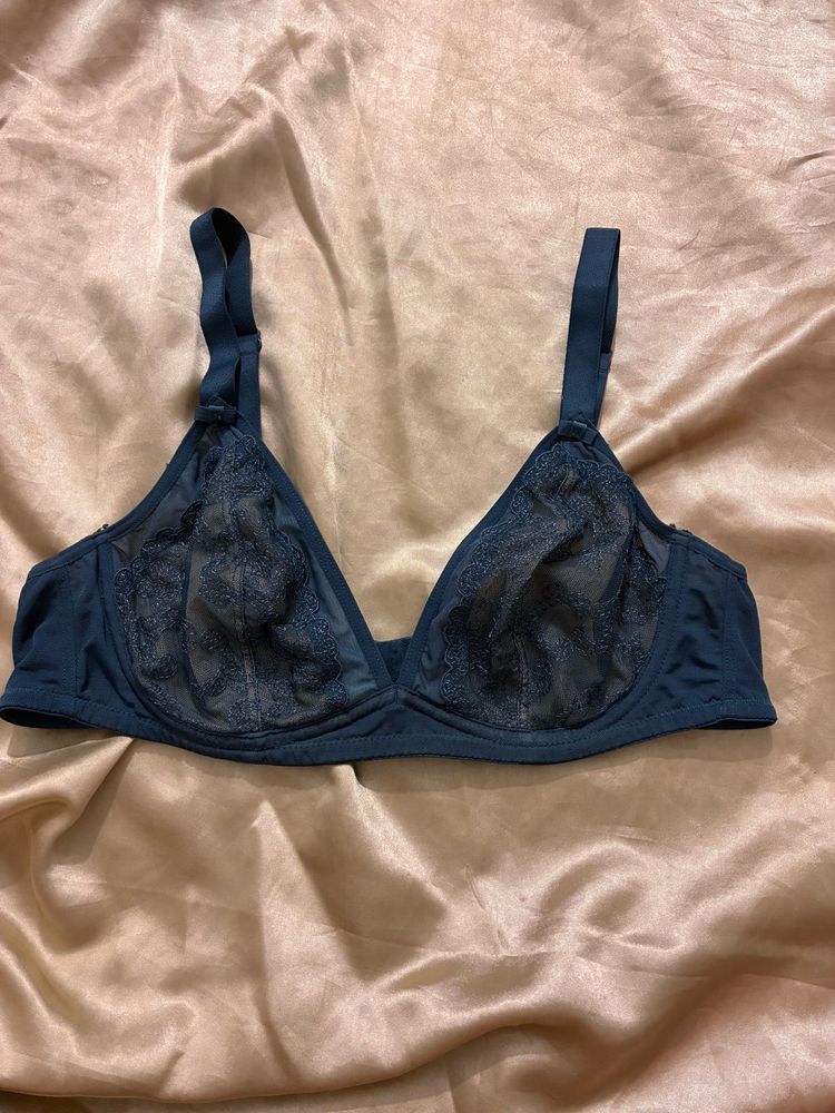 Elegant Lace Detail Bra