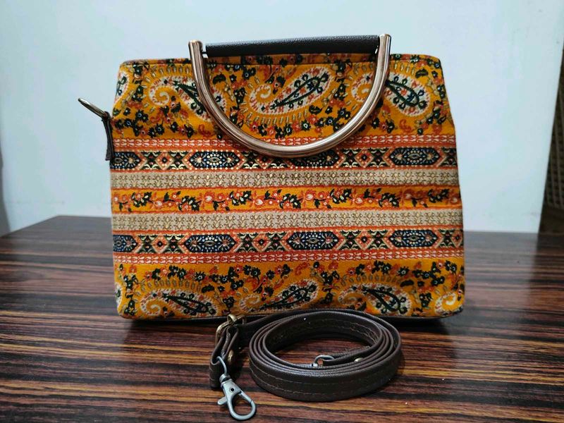 Unique Paisley Print Handbag