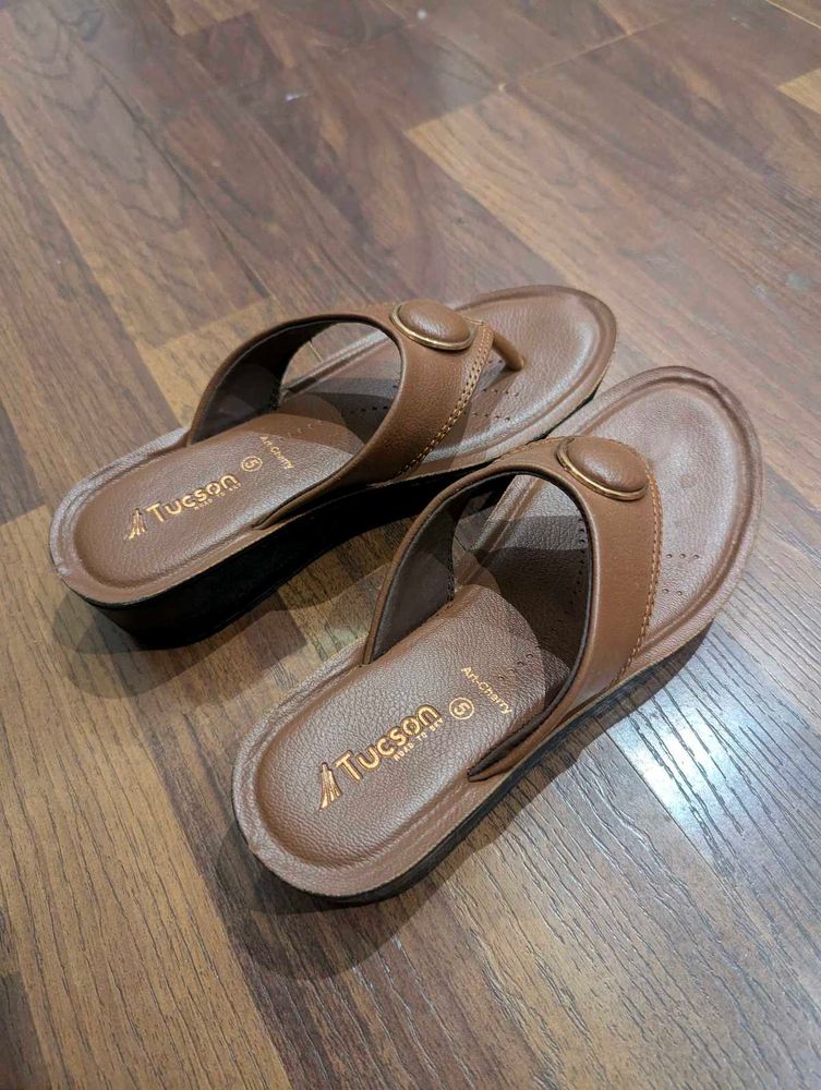 Tucson Brown Thong Sandals