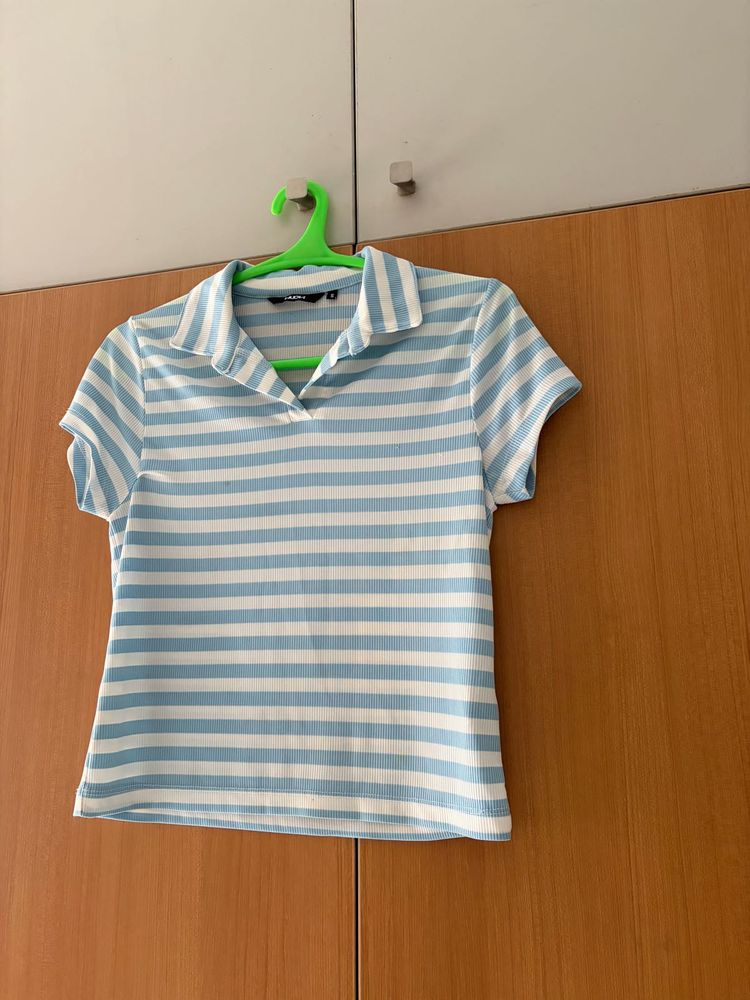 Ribbed Collared Top