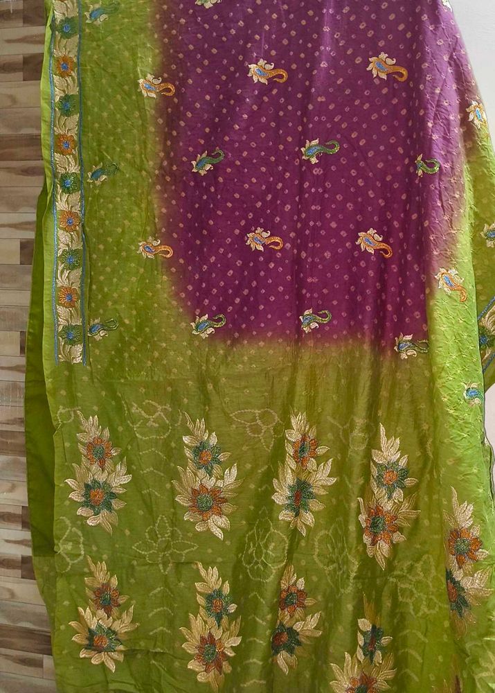 Beautiful Green &amp; Purple bandhani saree