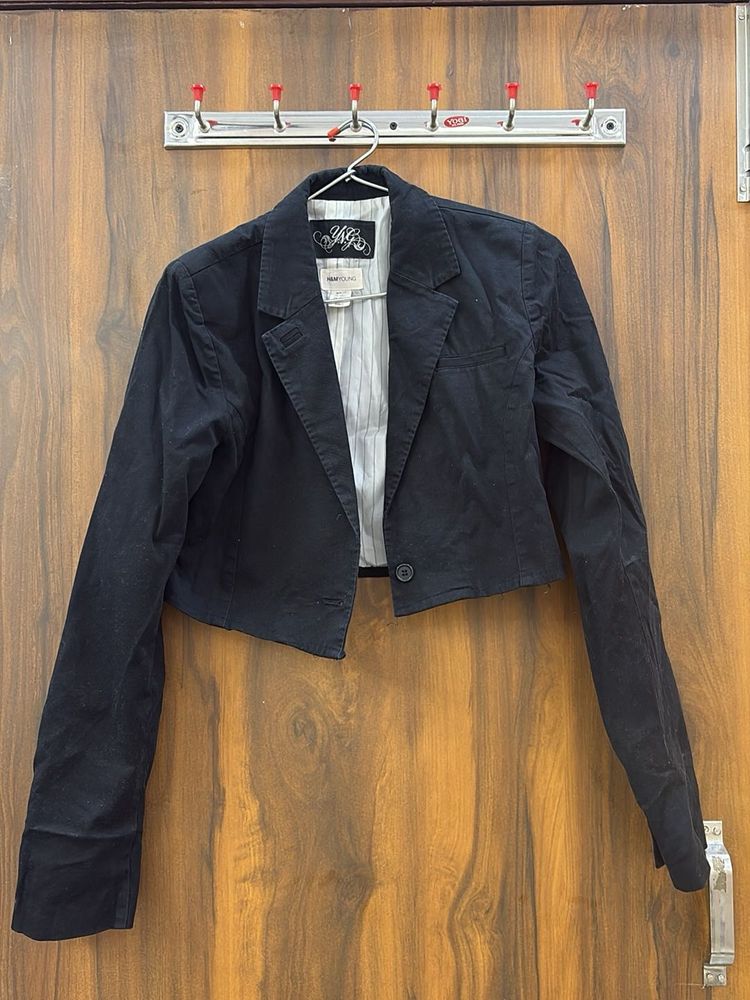 H&amp;M Cropped Black Blazer