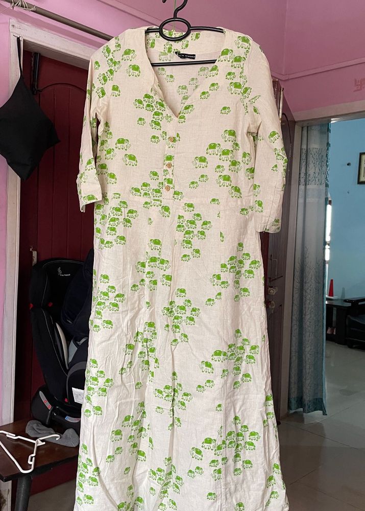 Chic White Kurta with Green Elephant Print