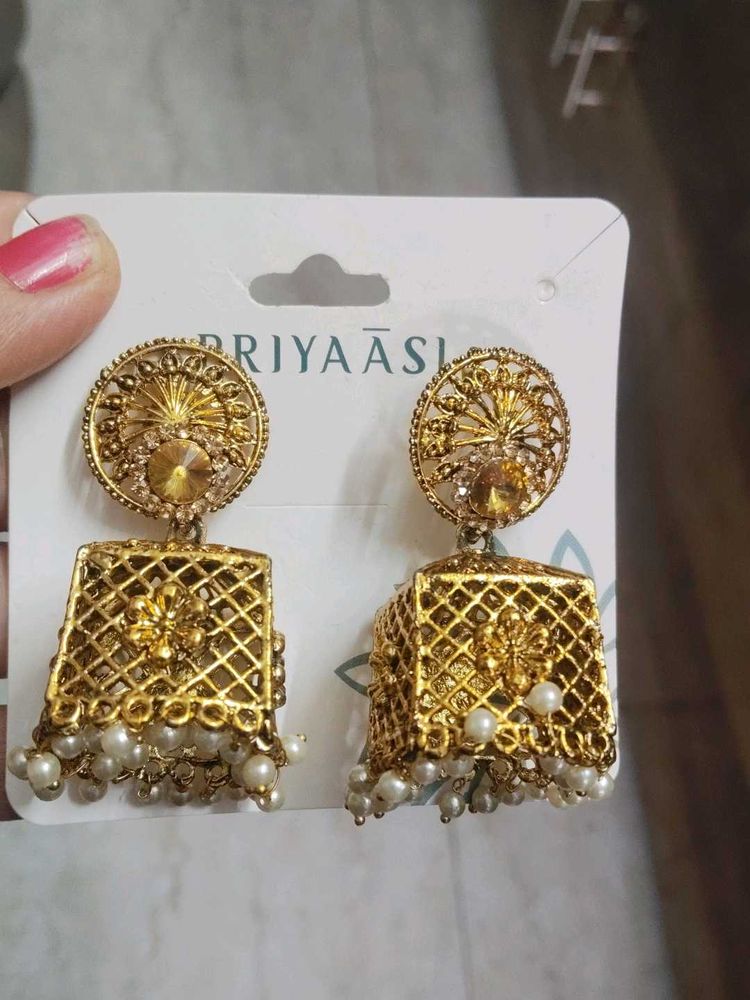 Priyaasi Golden Jhumka Earrings
