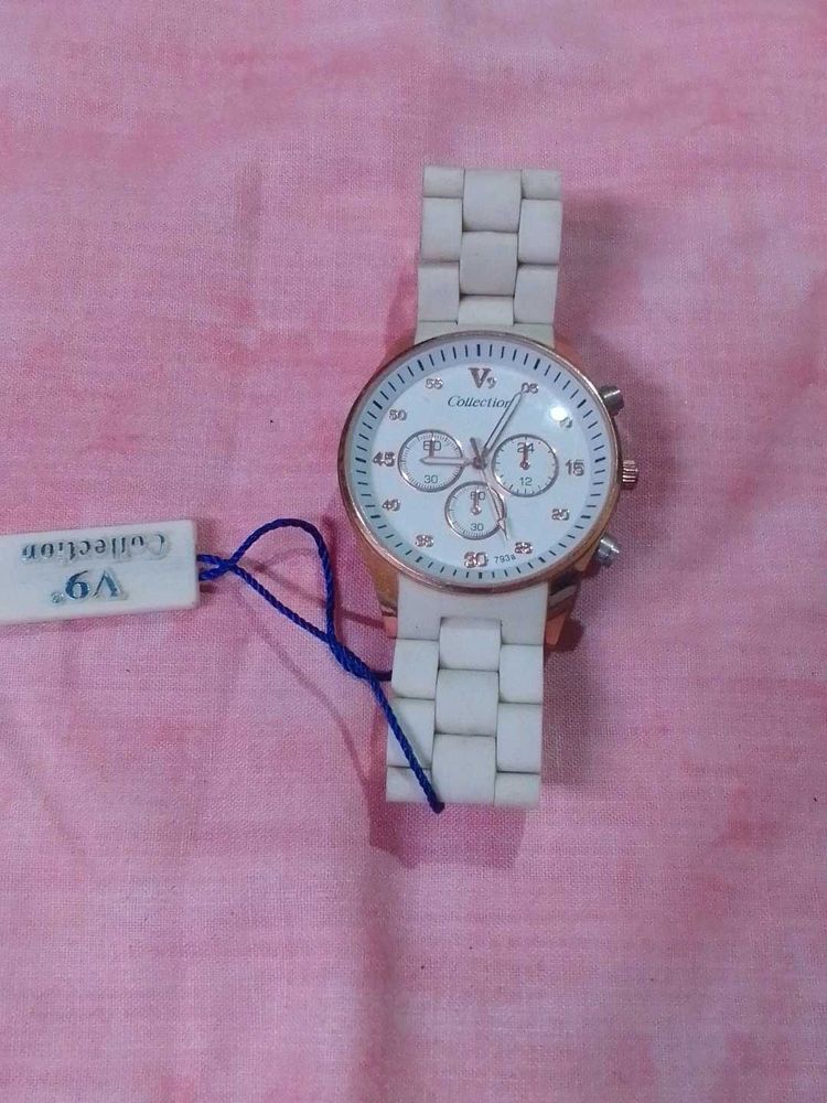 V9 Collection White Watch