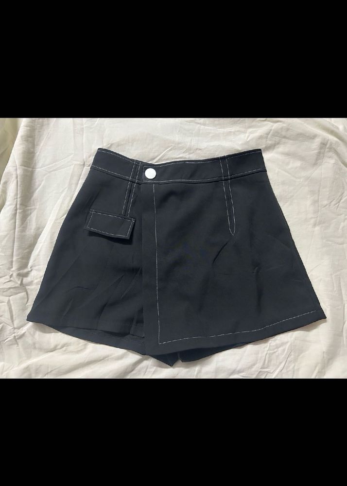 Chic Black Skort with Contrast Stitching