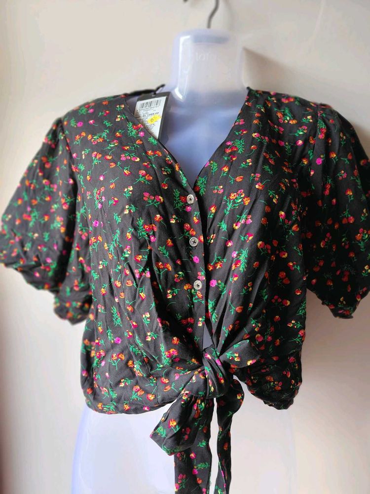 Floral Print Tie-Front Crop Top