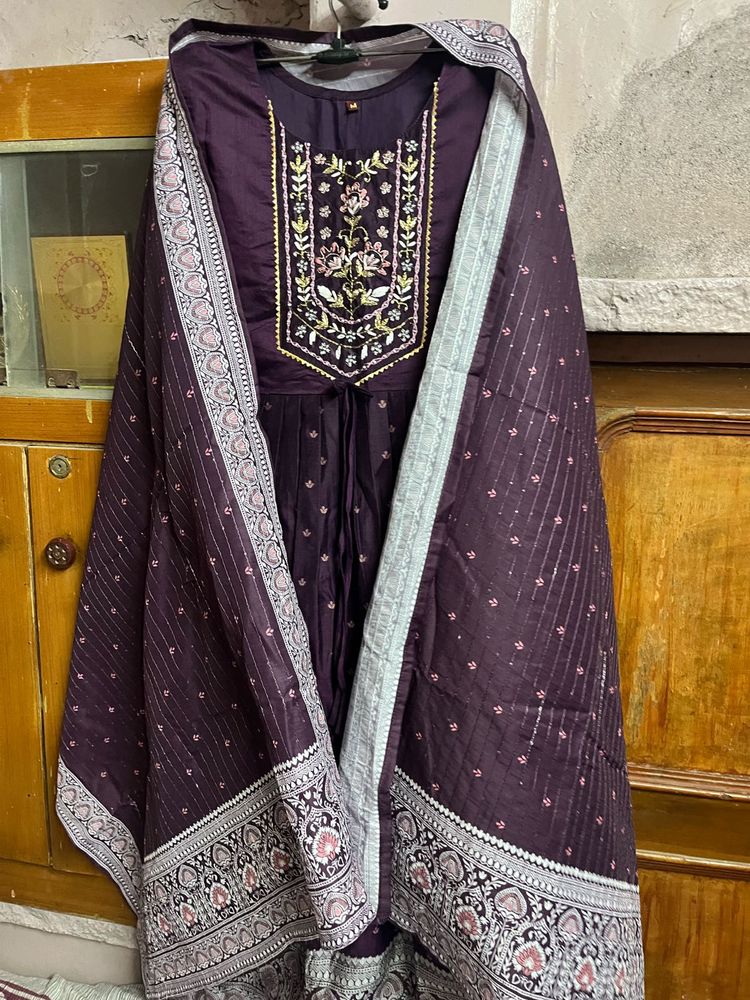 Purple Kurta Set With Leggings