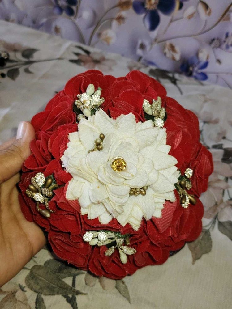 Exquisite Floral Hair Accessory