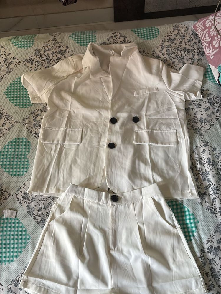 Chic White Blazer &amp; Shorts Set