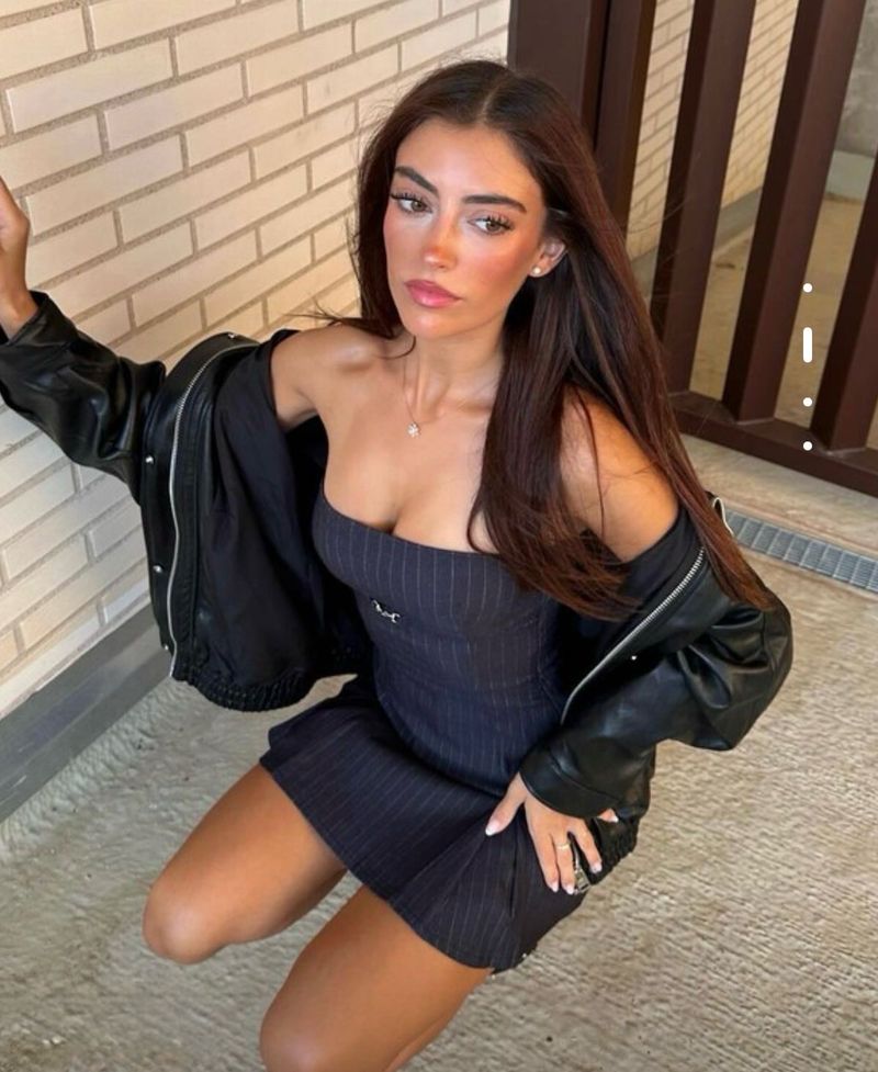 Chic Pinstripe Strapless Mini Dress