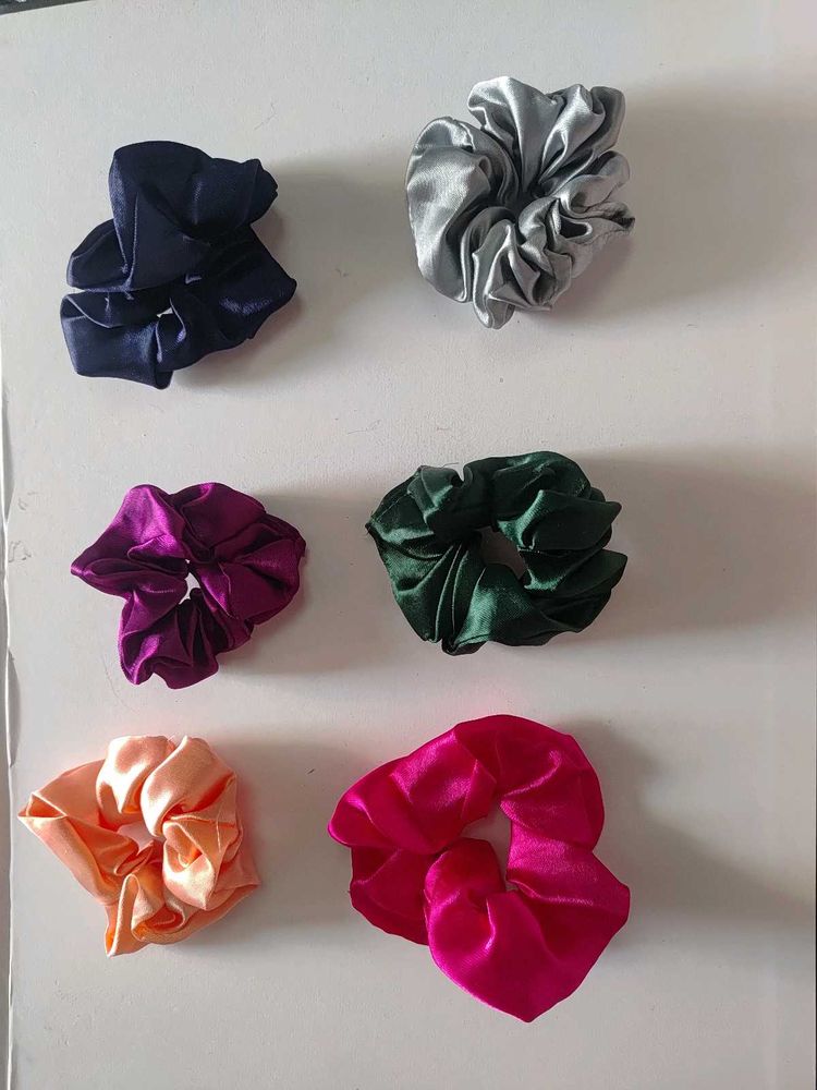 Set of 6 Satin Scrunchies &amp; Rubber