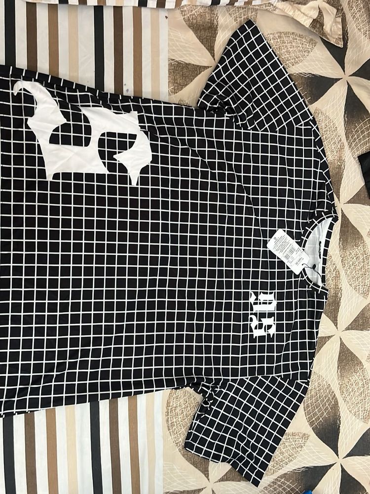 Black &amp; White Grid Print T-Shirt