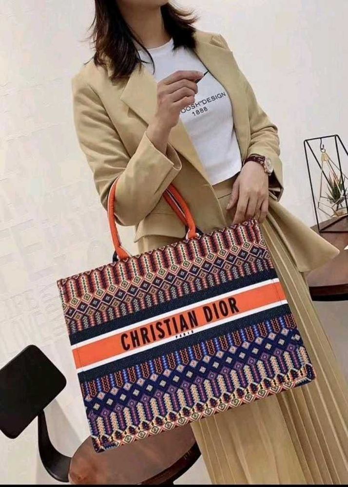 CHRISTIAN DIOR TOTE LARGE BOOK  AT SALE