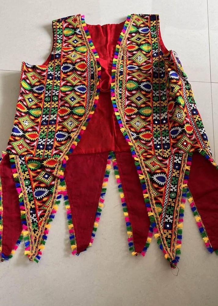 Women’s dandiya night koti for garba.