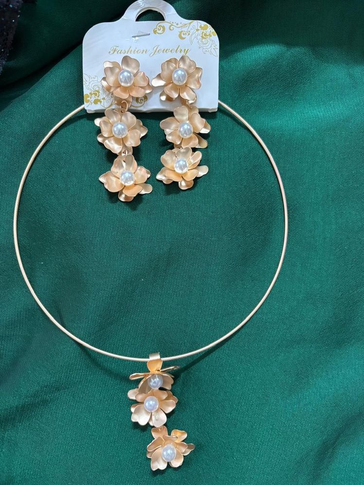 Flower Pearl Necklace &amp; Earrings Set