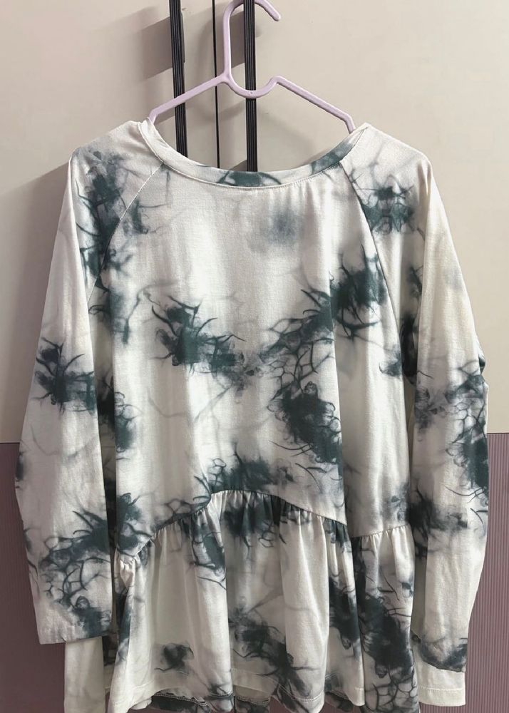 A top with majestic look