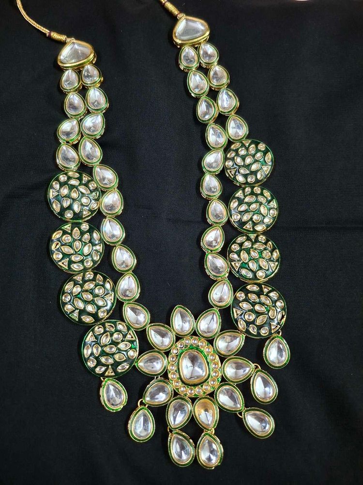 Elegant Kundan and Pearl Necklace Set