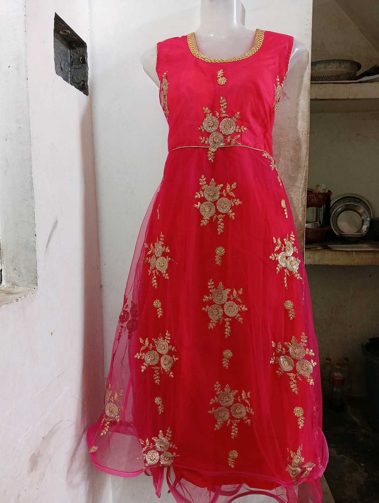 Golden Floral Embroidered 👗 Dress
