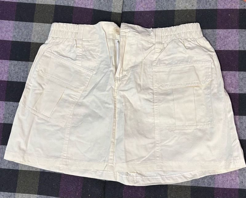 price dropped ‼️Ivory Cargo Mini Skirt
