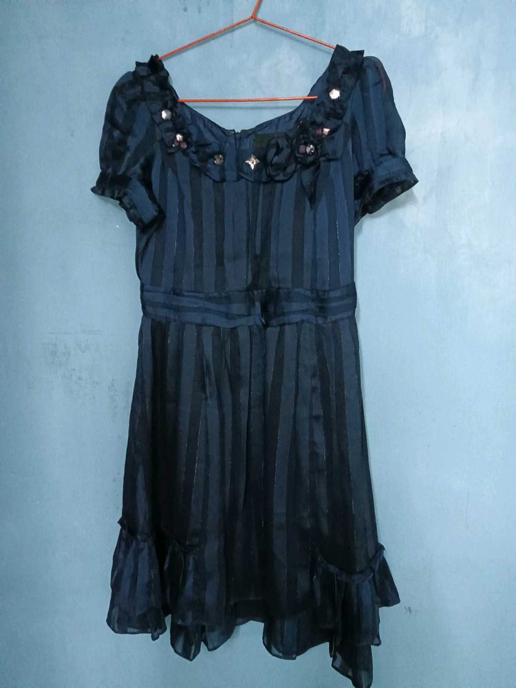 Beautiful middi knee length