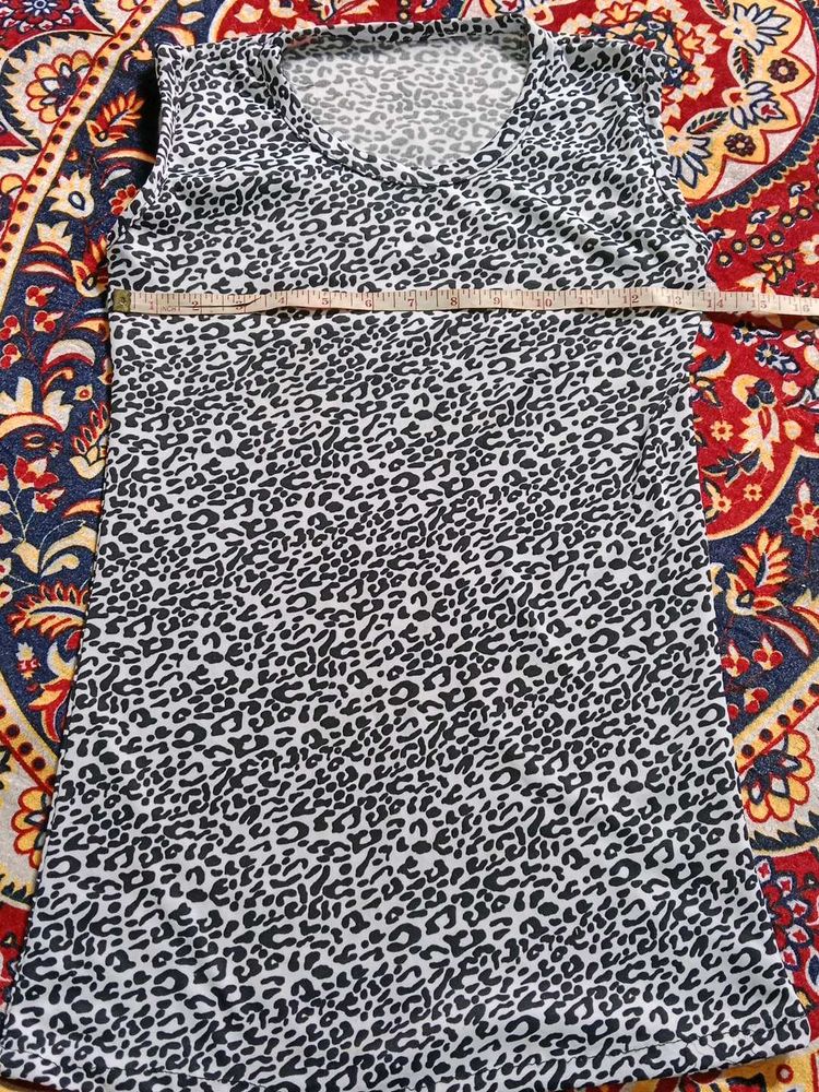 Leopard Print Sleeveless Top