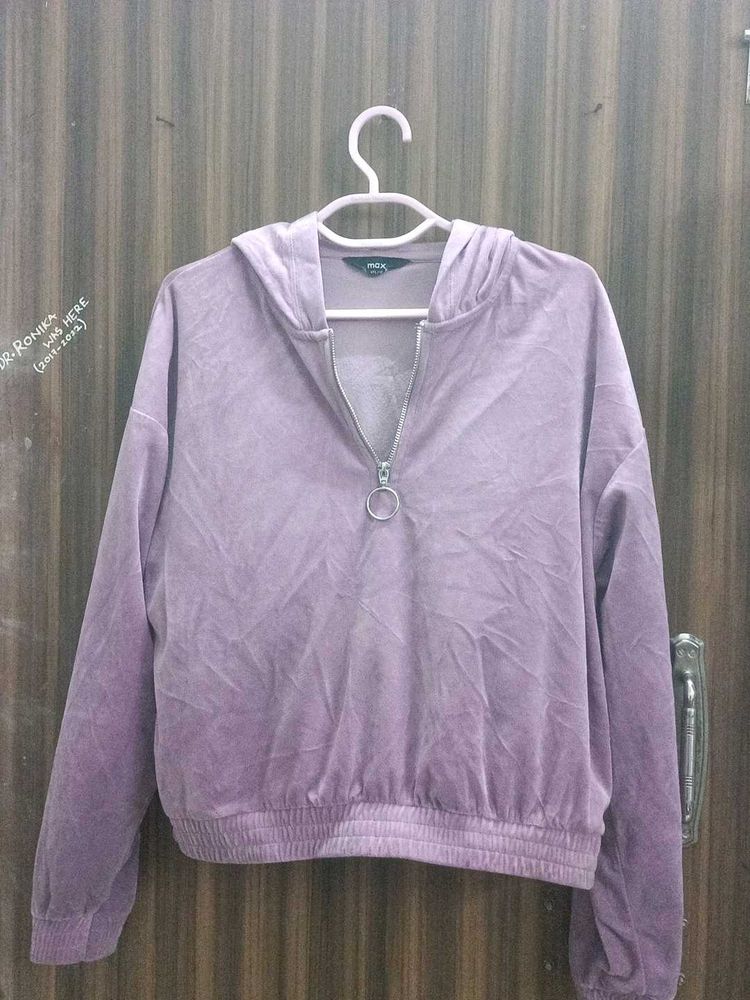 a cool hoodie cum sweat shirt