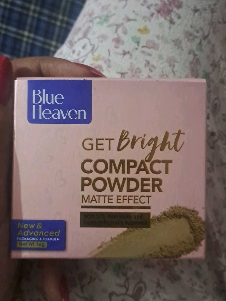 Blue Heaven Get Bright Compact Powder