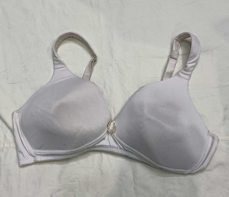 Comfortable🖤 White T-Shirt Bra
