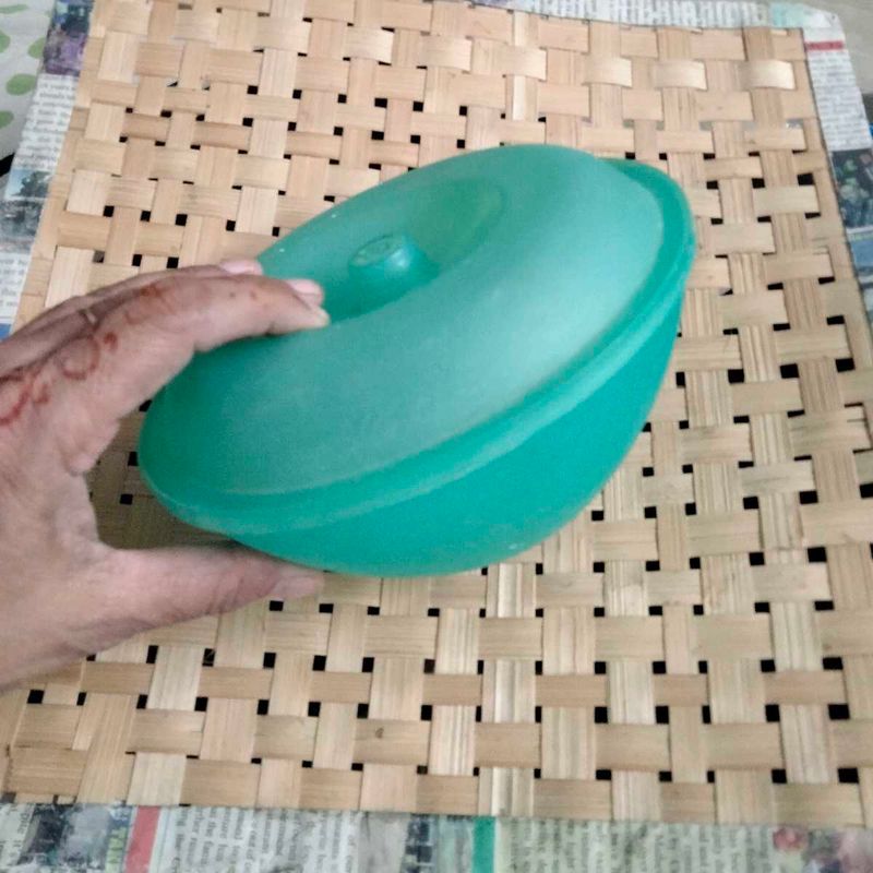 'Frosted Plastic' Bowl With Lid