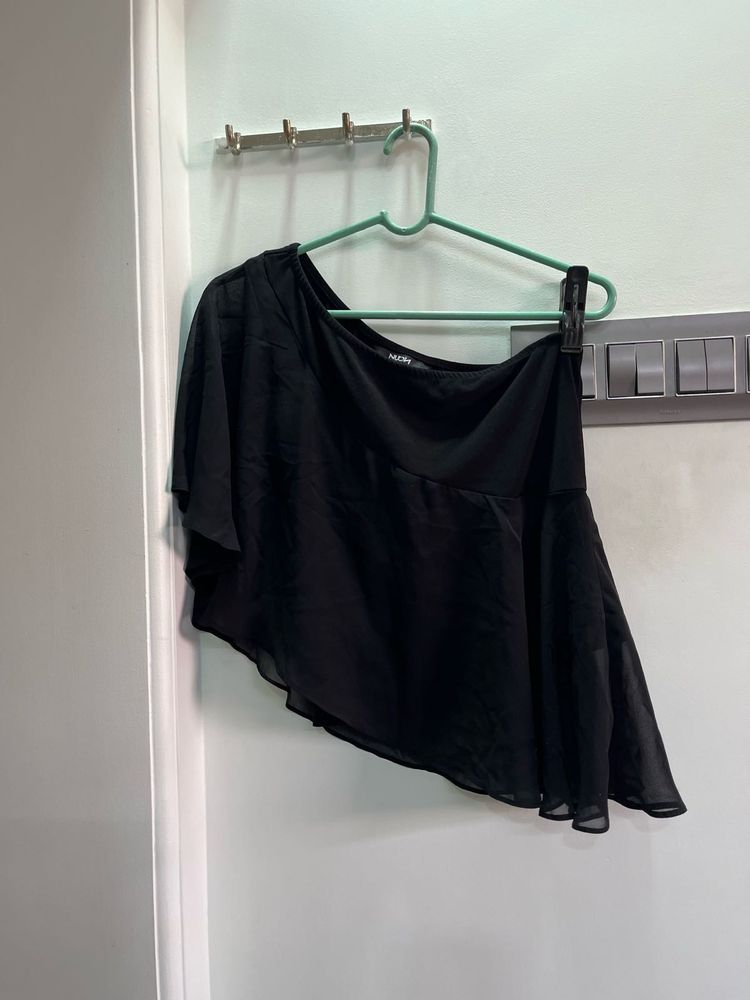 Chic Black One-Shoulder Top